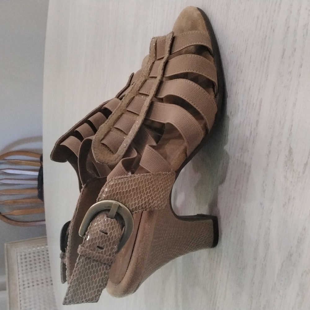Aerosols tan sandals size 7.5